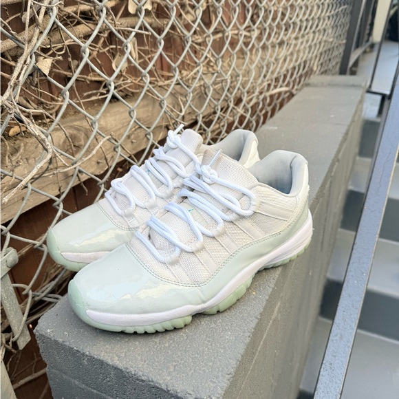 Mens shoes size 10 mens Jordan shoes mens jordan 11 low men’s Jordan low Jordan - Picture 7 of 12